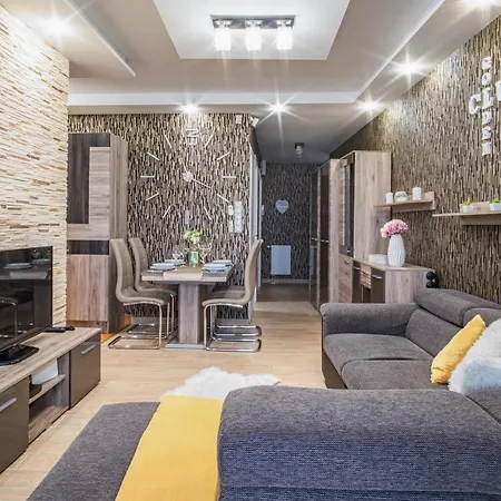 Mf Club 218 Golden Wellness Apartment